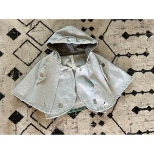 Lululemon Namaste Cape Poncho
DESIGNED FOR ON THE MOVE